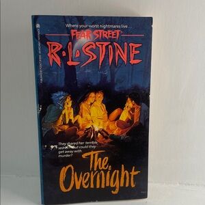 Fear Street by R.L. Stine - The Overnight (Blue/Orange)